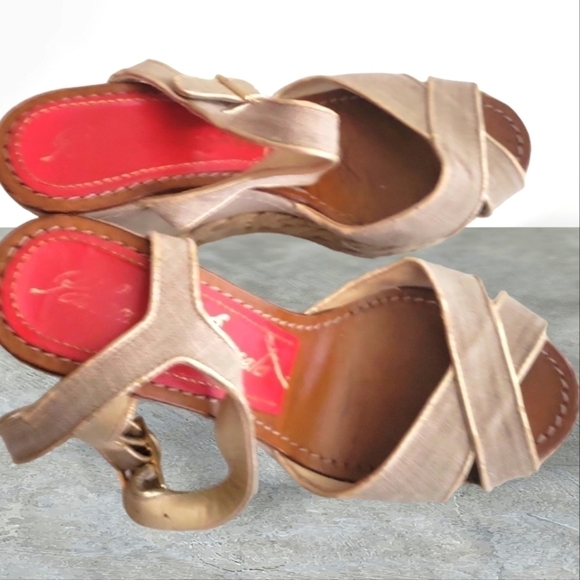 Paloma Barcelo Wedge Platform Round Toe Ankle Strap/Cross Strap Sandals - Picture 6 of 9
